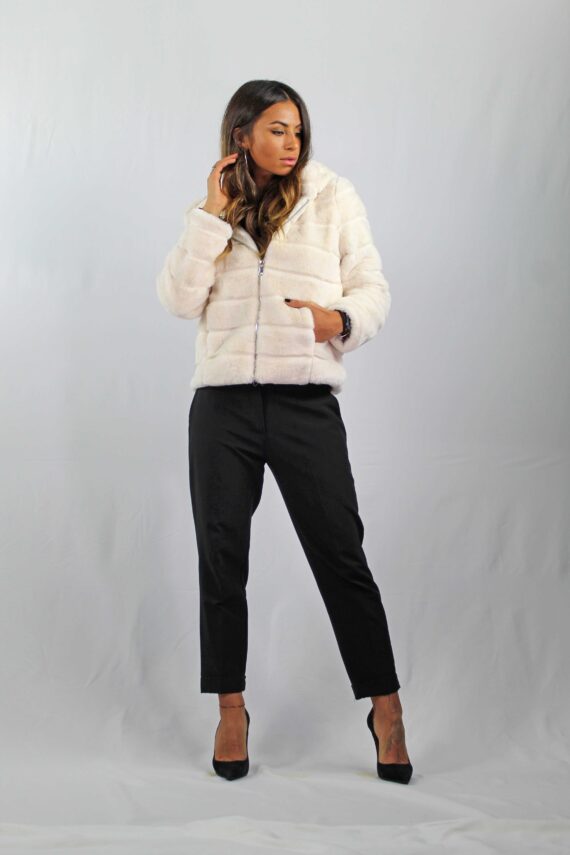 giacca-ecopelliccia-glamour-bianco-apiedinudinelparco-bologna-10