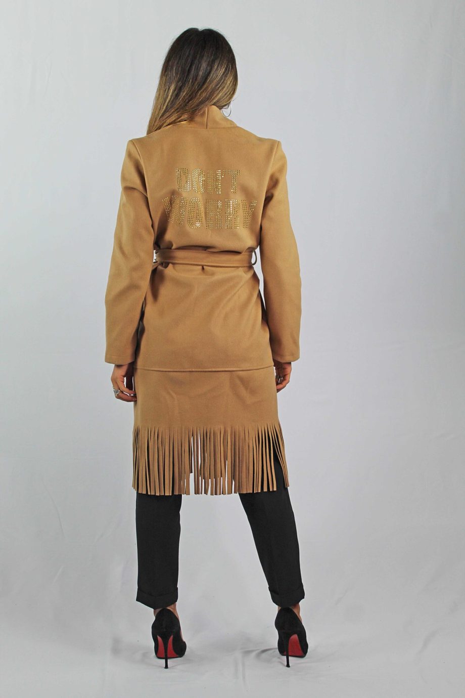 cappotto-con-frange-beige-apiedinudinelparco-bologna-2