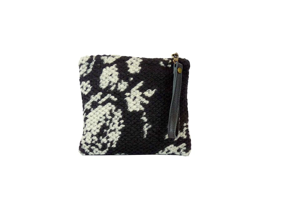 pochette- clutch-donna-lana-rose-nero--apiedinudinelparco-bologna-5